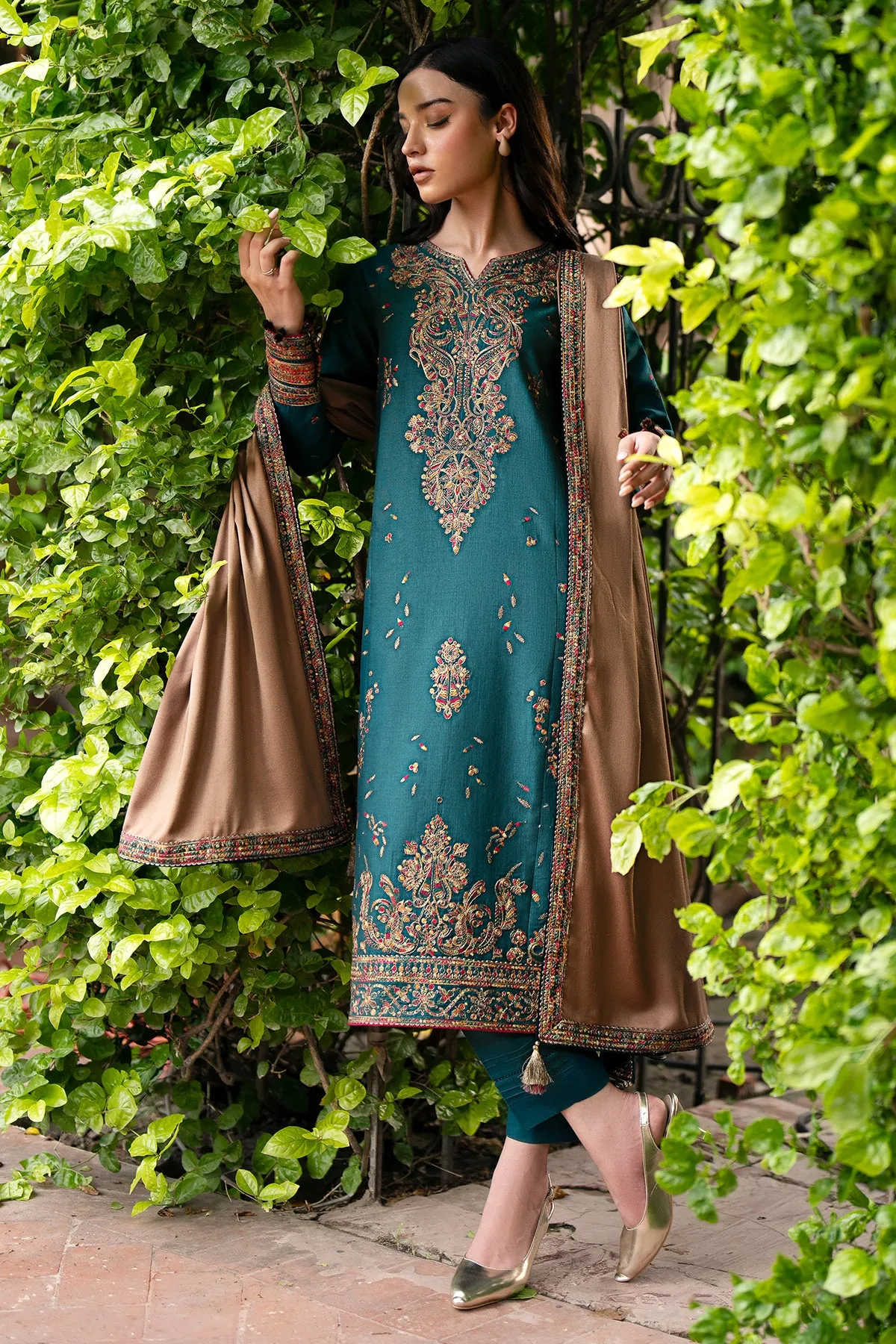 EMBROIDERED KHADDAR UW-0060